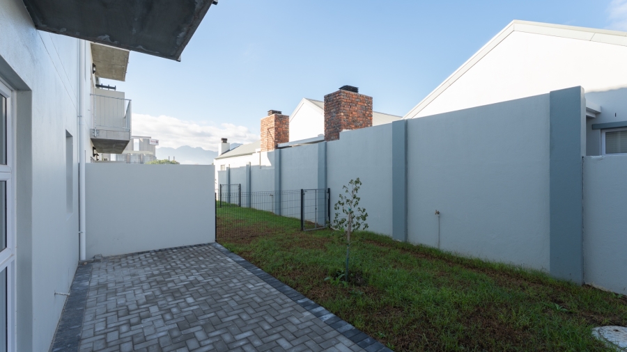 To Let 2 Bedroom Property for Rent in Honeydew Country Estate Western Cape